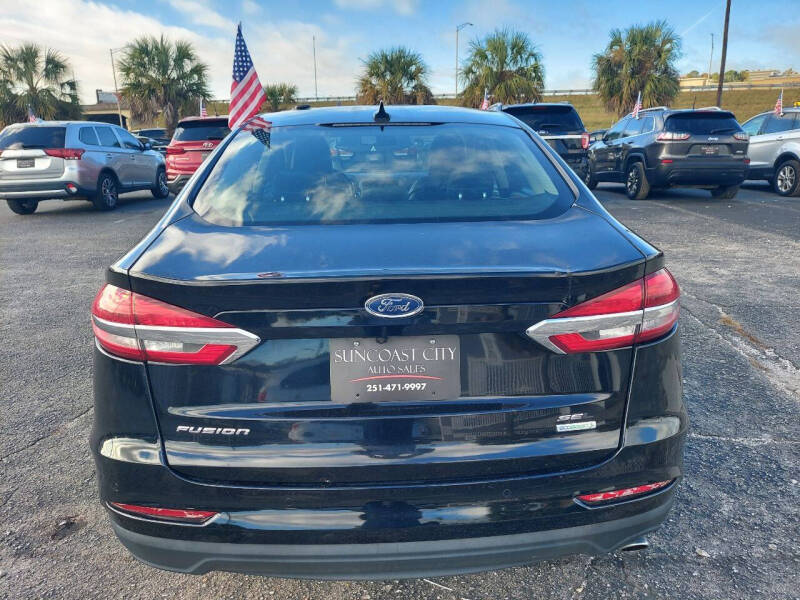 2020 Ford Fusion SEL photo 5