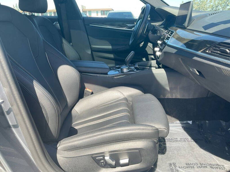 2022 BMW 5 Series 530e