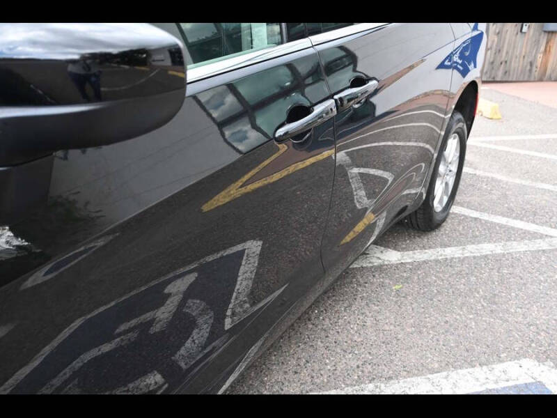 2024 Chrysler Voyager LX