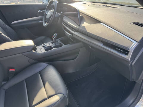 2025 Cadillac XT4 Premium Luxury