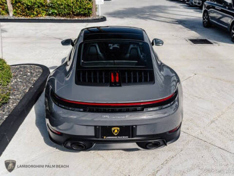 2025 Porsche 911 Carrera