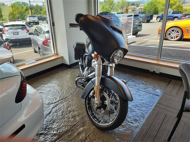 2022 Harley-Davidson Street Glide