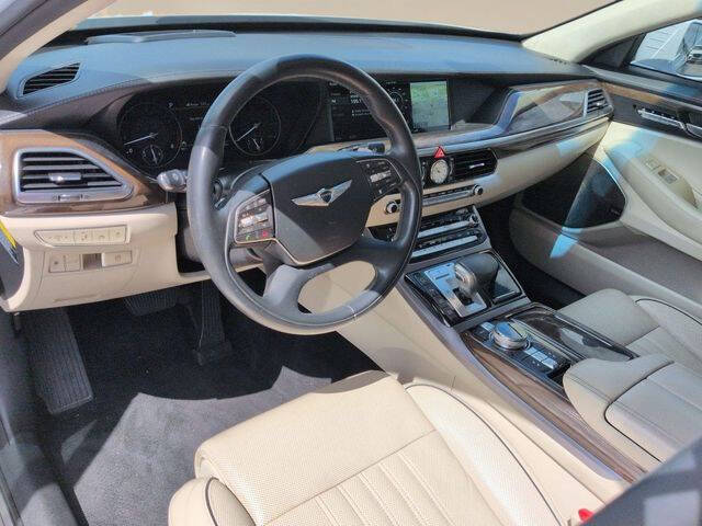 2017 Genesis G90