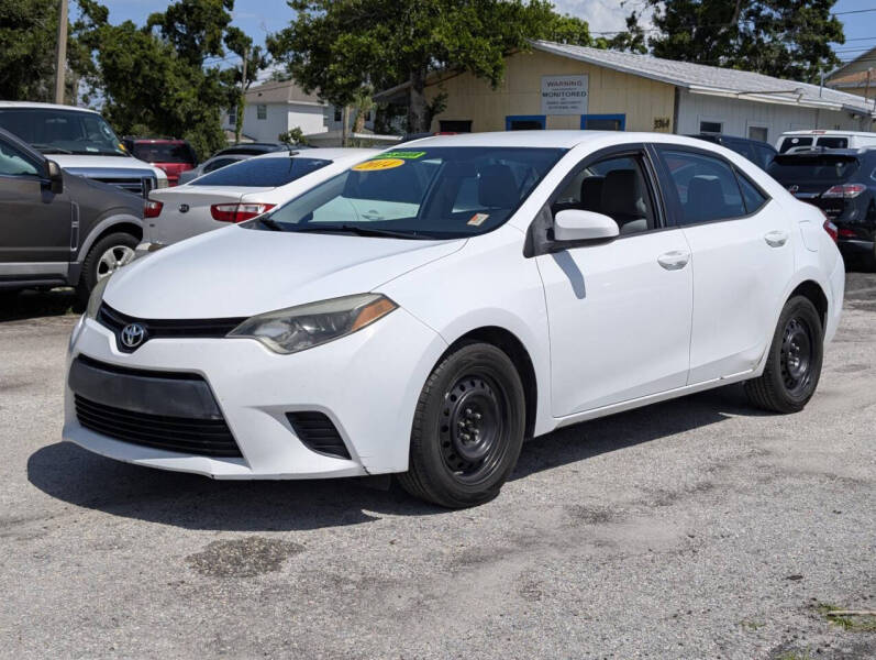 2014 Toyota Corolla LE's photo