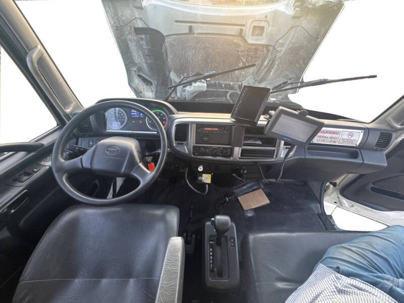 2013 Hino 268