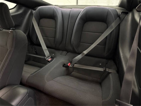 2017 Ford Mustang V6