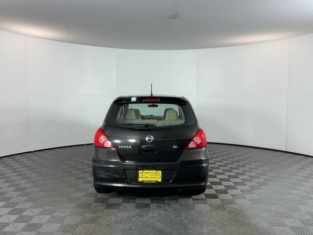 2011 Nissan Versa 1.8 SL