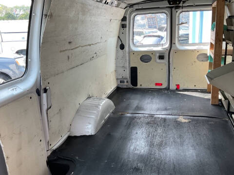 2013 Ford E-Series E-350 SD