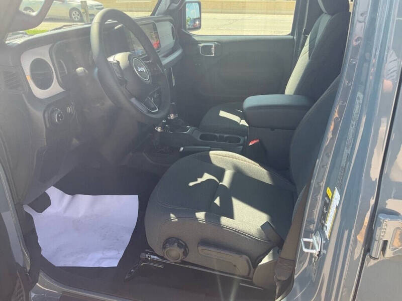 2025 Jeep Gladiator Sport S