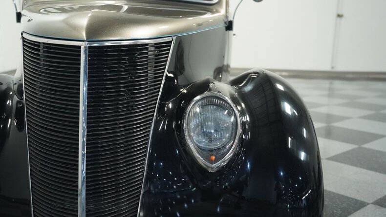 1937 Ford Tudor