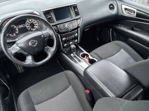 2020 Nissan Pathfinder SV