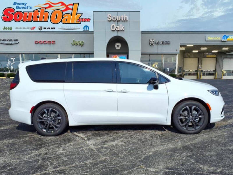 2026 Chrysler Pacifica Select