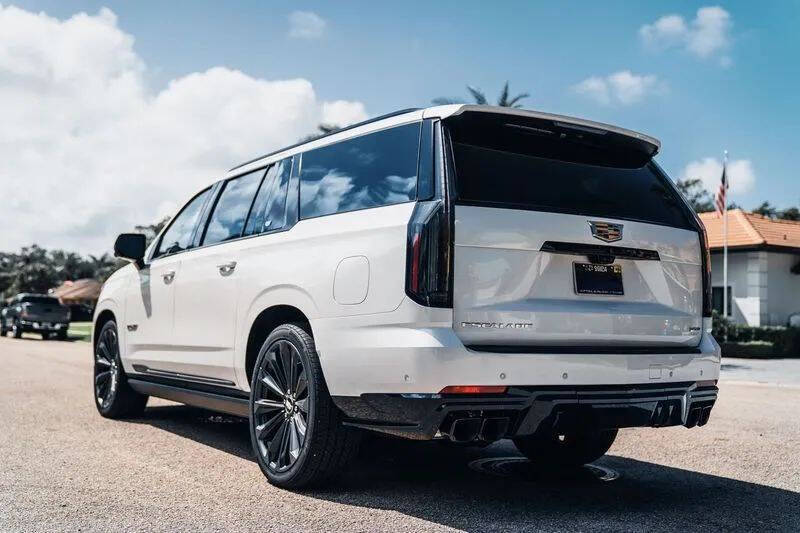 2025 Cadillac Escalade-V ESV
