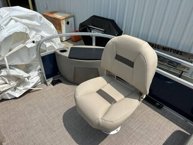 2025 Sun Tracker Bass Buggy 18 DLX