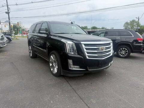 2018 Cadillac Escalade Platinum Photo