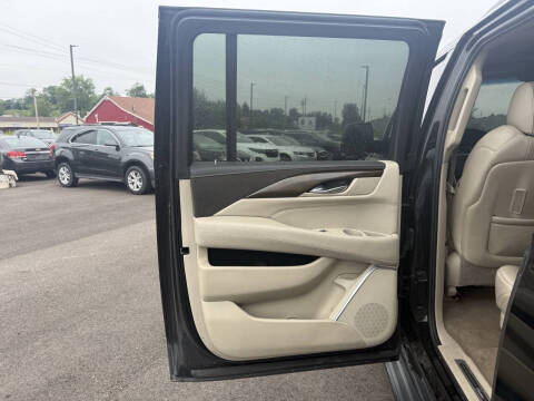 2018 Cadillac Escalade ESV Luxury