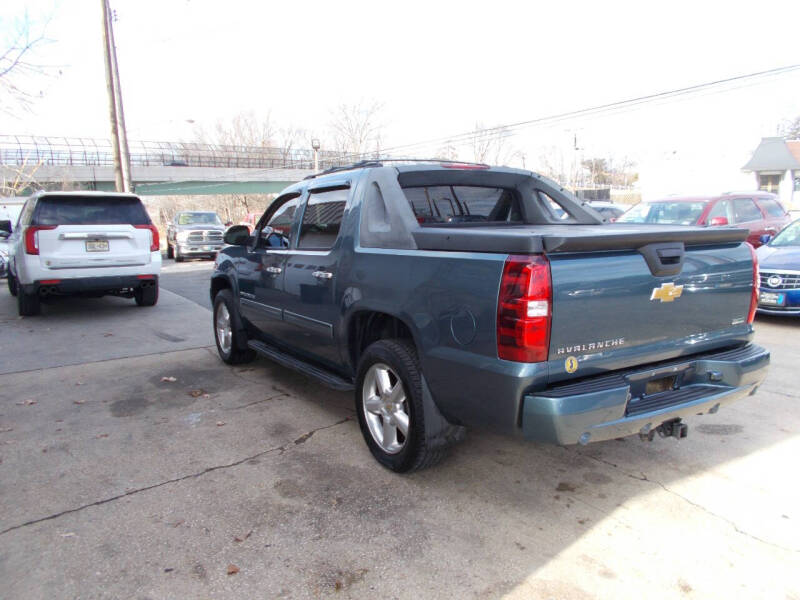 2012 Chevrolet Avalanche LT