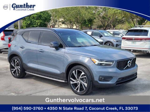2022 Volvo XC40 T5 R-Design