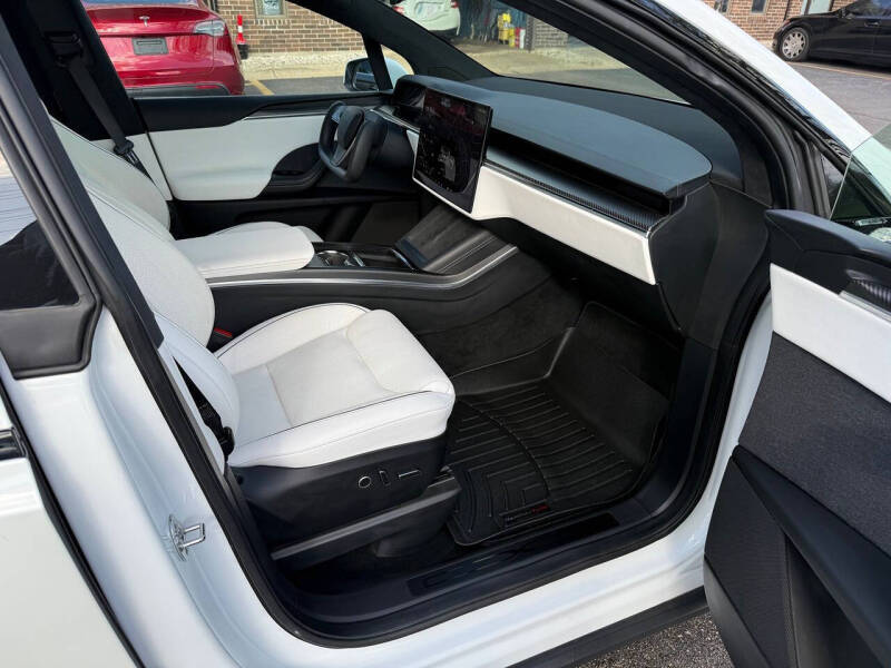 2022 Tesla Model X Plaid