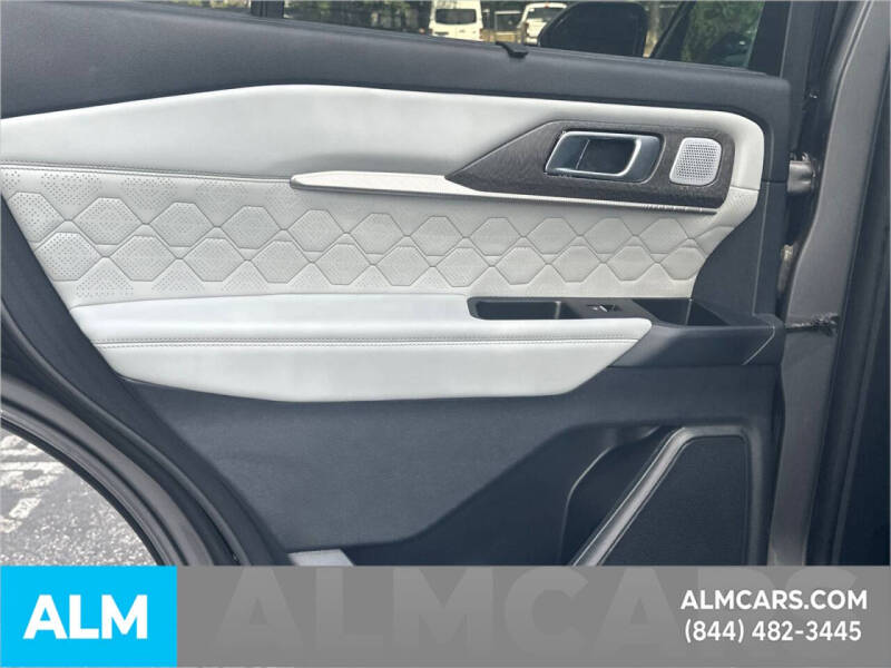 2025 Ford Explorer Platinum