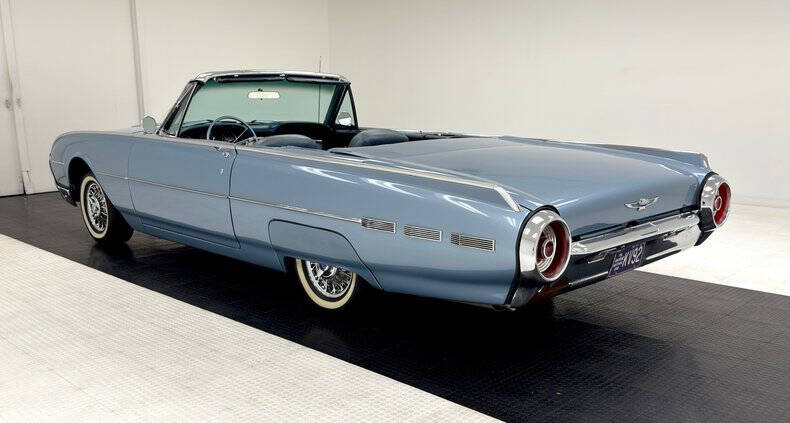 1962 Ford Thunderbird