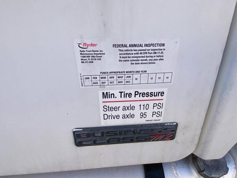 2005 Freightliner M2 106