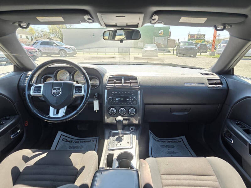 2011 Dodge Challenger SE