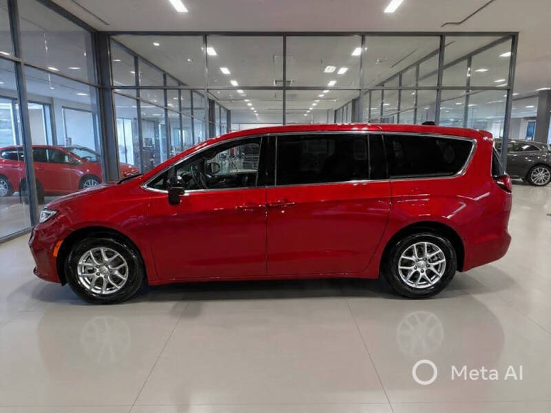 2025 Chrysler Pacifica Select