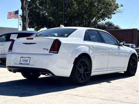 2022 Chrysler 300 S V6