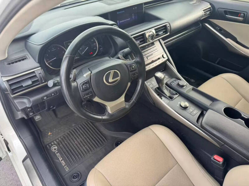 2018 Lexus IS 300