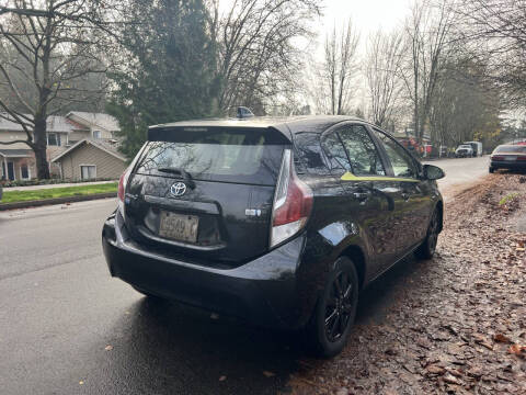 2016 Toyota Prius c Persona Special Edition