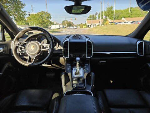 2017 Porsche Cayenne Platinum Edition