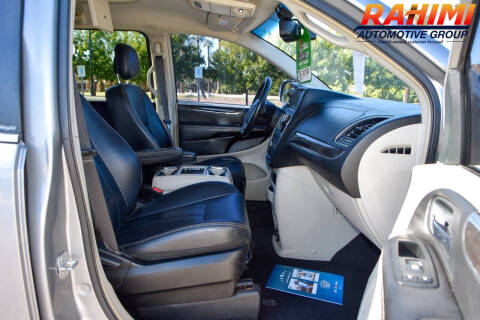 2014 Chrysler Town and Country Touring