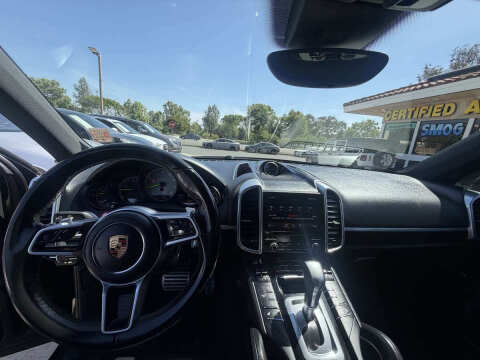 2017 Porsche Cayenne S E-Hybrid