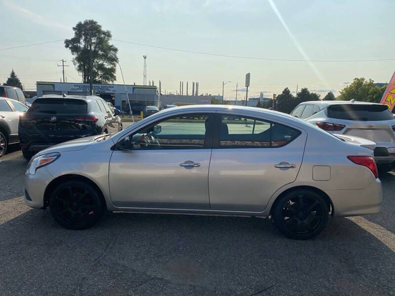 2019 Nissan Versa SV