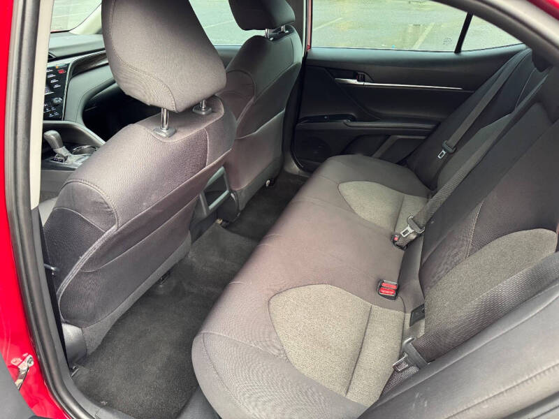 2020 Toyota Camry Hybrid LE