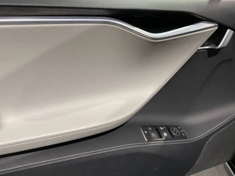 2015 Tesla Model S 70D