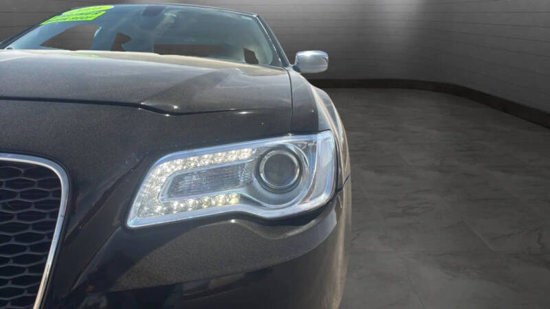 2016 Chrysler 300 C
