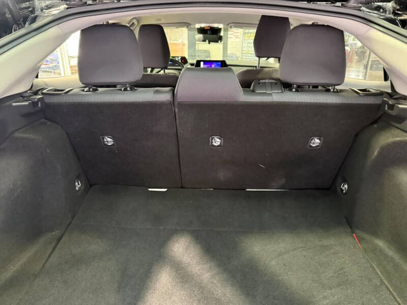 2025 Toyota Prius LE