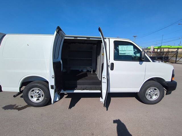 2025 Chevrolet Express 2500