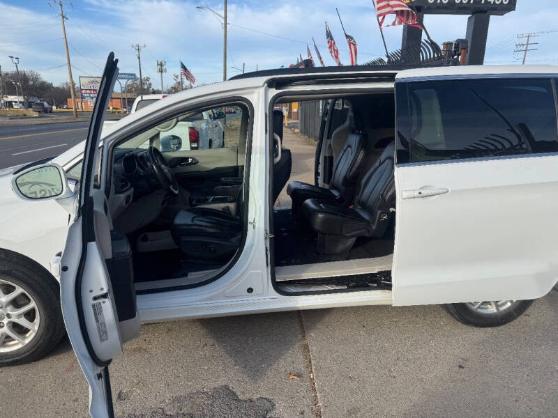 2022 Chrysler Pacifica Touring L