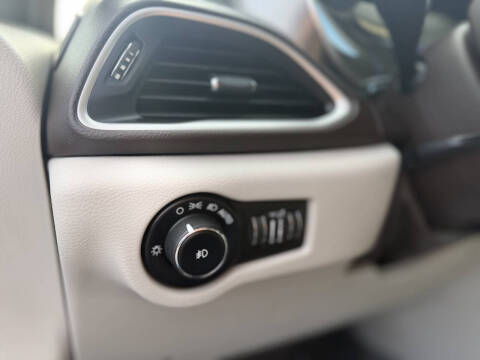 2017 Chrysler Pacifica Touring-L