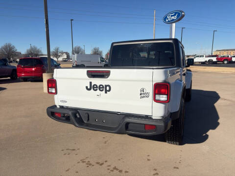 2022 Jeep Gladiator Sport