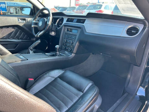 2012 Ford Mustang V6