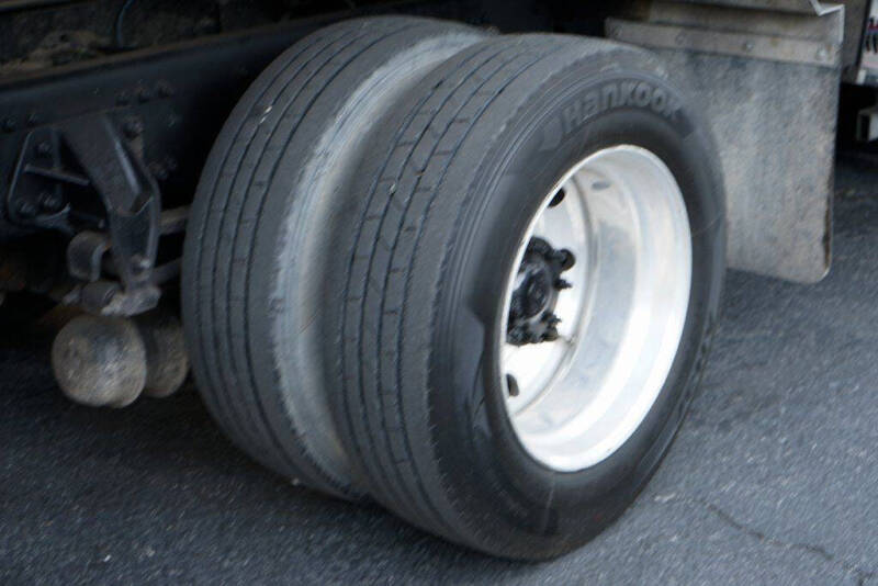 2023 Freightliner M2 106