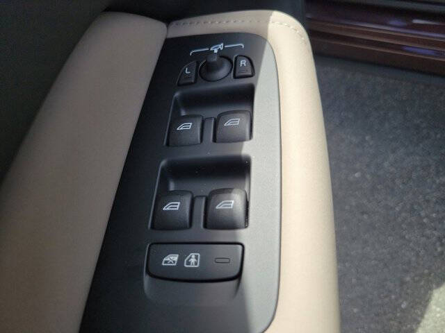 2026 Volvo XC60 B5 Core
