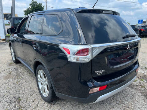 2015 Mitsubishi Outlander SE