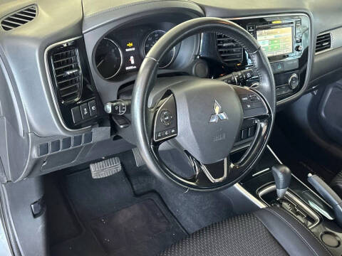 2017 Mitsubishi Outlander ES