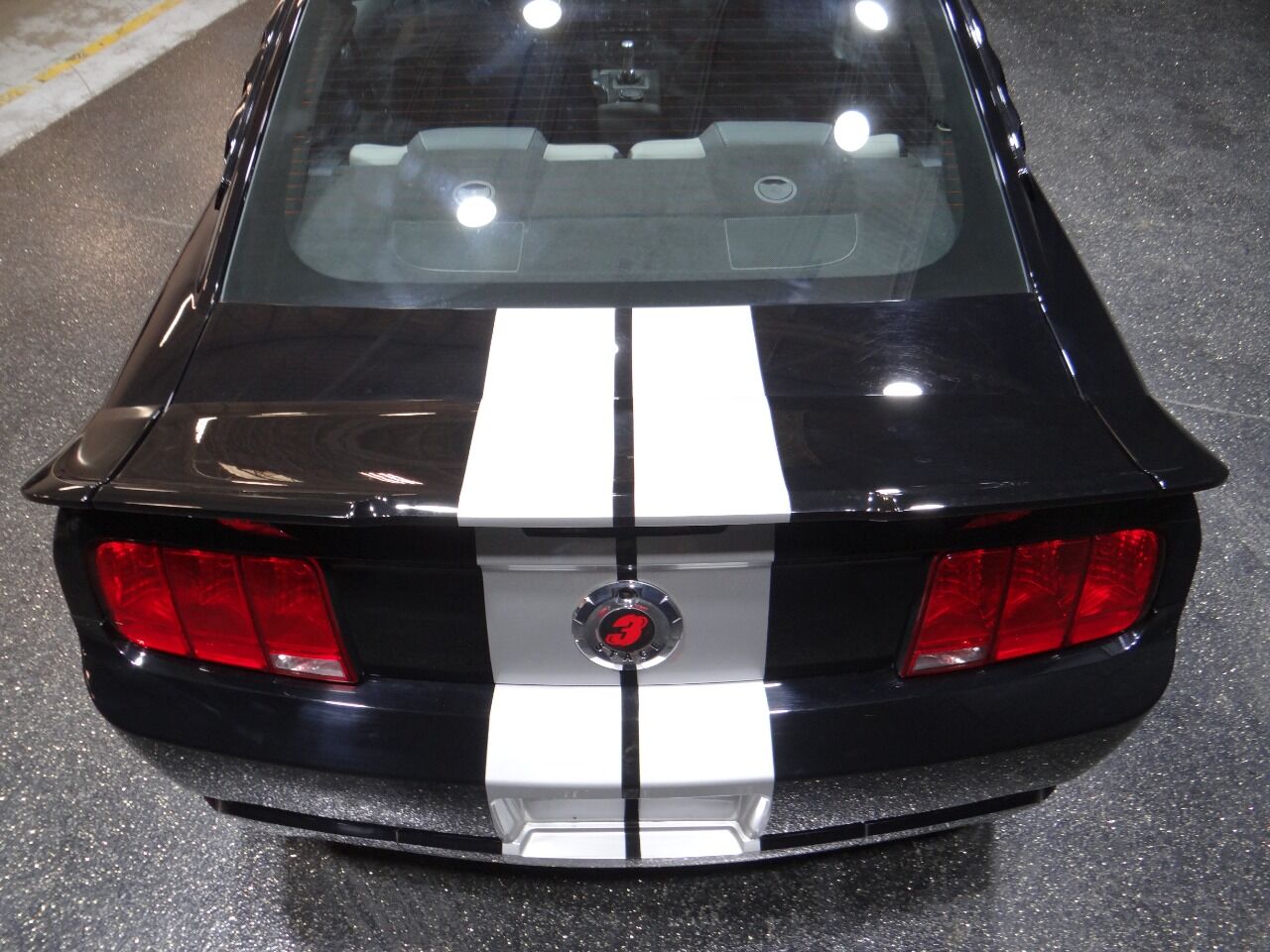 2006 Ford Mustang 32