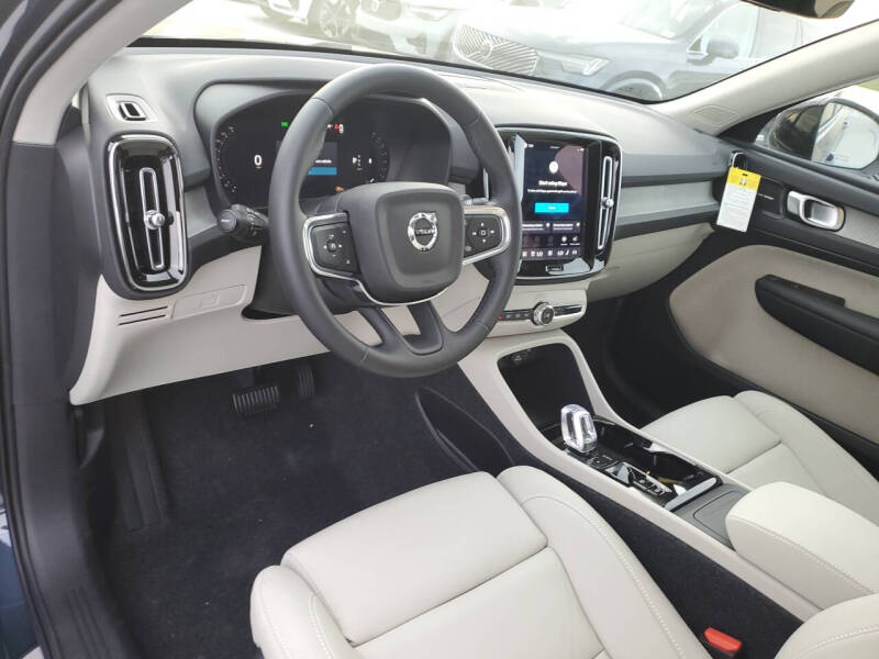 2026 Volvo XC40 B5 Ultra